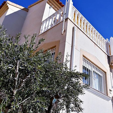 Fabulous Detached Large Villa 5 Bedrooms 3 Bathrooms Backing Onto Villamartin Golf Course Exterior photo