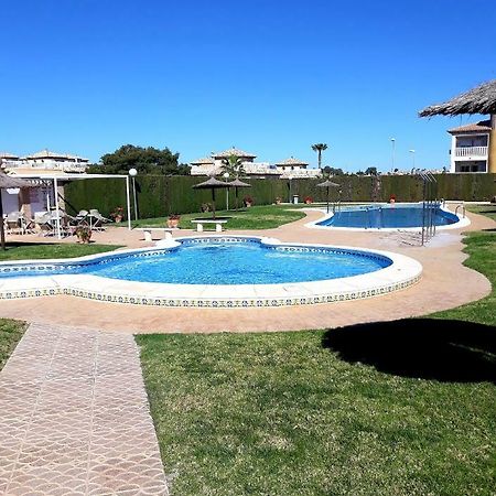 Fabulous Detached Large Villa 5 Bedrooms 3 Bathrooms Backing Onto Villamartin Golf Course Exterior photo