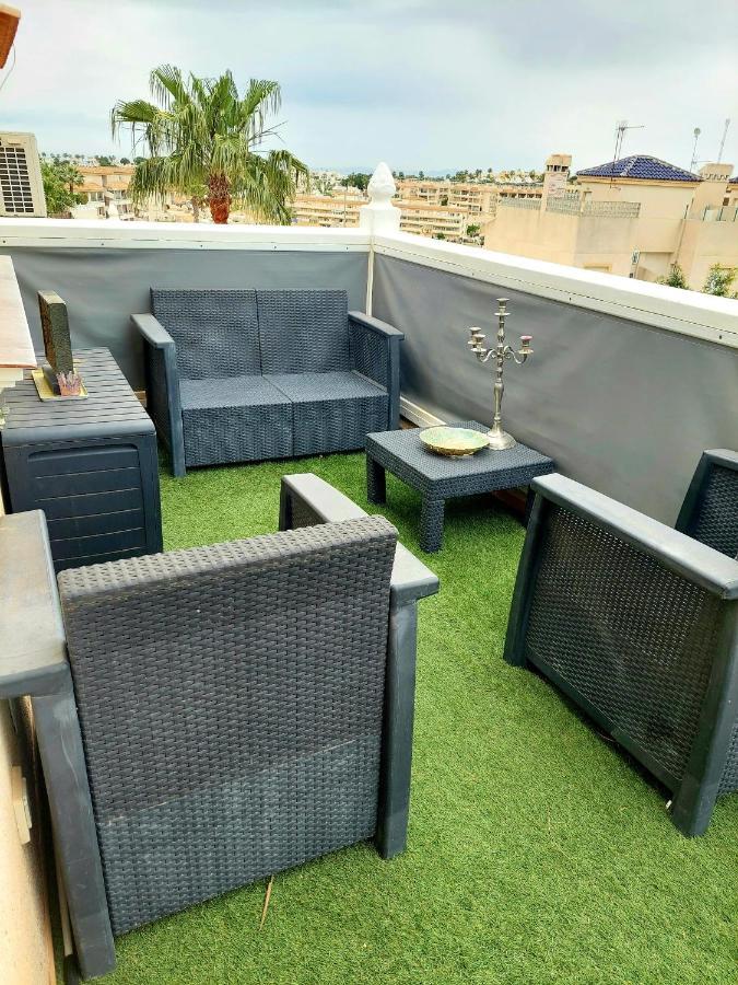Fabulous Detached Large Villa 5 Bedrooms 3 Bathrooms Backing Onto Villamartin Golf Course Exterior photo