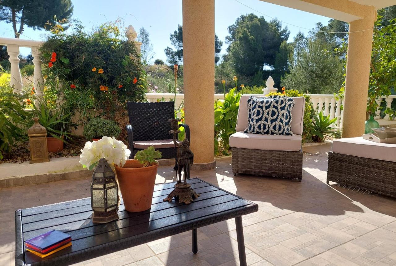 Fabulous Detached Large Villa 5 Bedrooms 3 Bathrooms Backing Onto Villamartin Golf Course Exterior photo