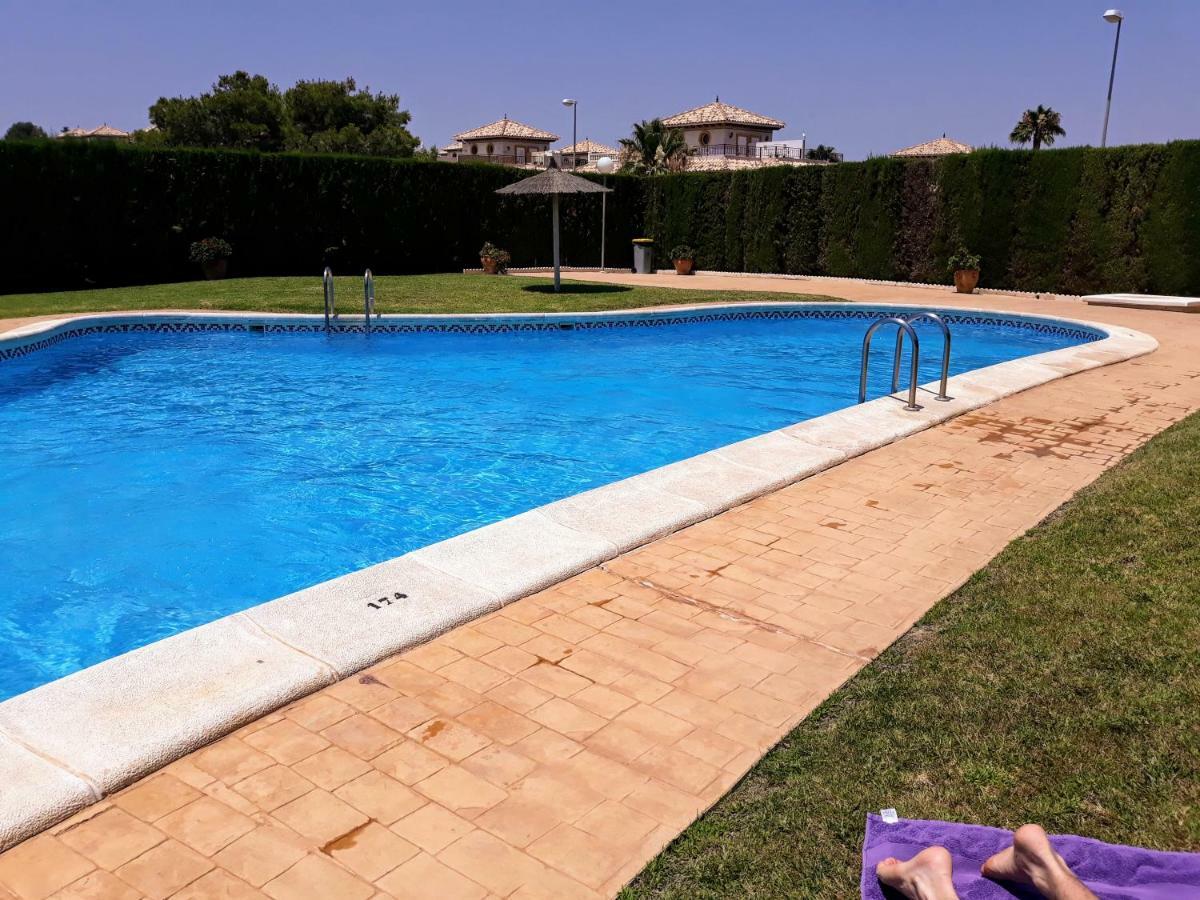 Fabulous Detached Large Villa 5 Bedrooms 3 Bathrooms Backing Onto Villamartin Golf Course Exterior photo